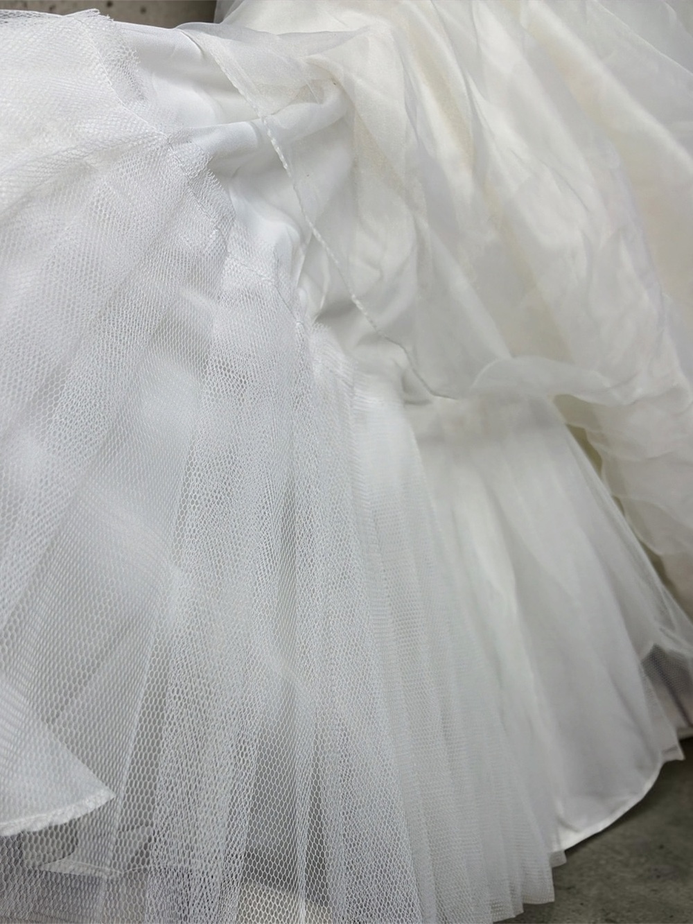 Size 12 V-Neck Lace Bodice Bridal Gown BELOVED by Casablanca Bridal - Picture 5 of 14